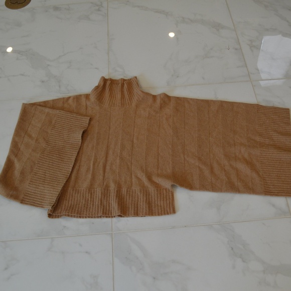 💋Beth Bowley LOVELY Cashmere Wide Arm Sweater USED one time